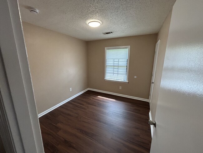 Building Photo - 1968 Gayle Ave