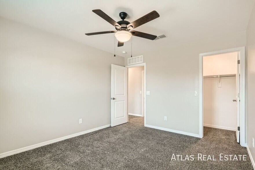 Building Photo - 4518 W Saddlebush Way