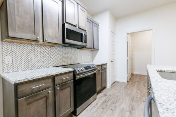 Building Photo - Newer Townhome Located South Of Town Near ...