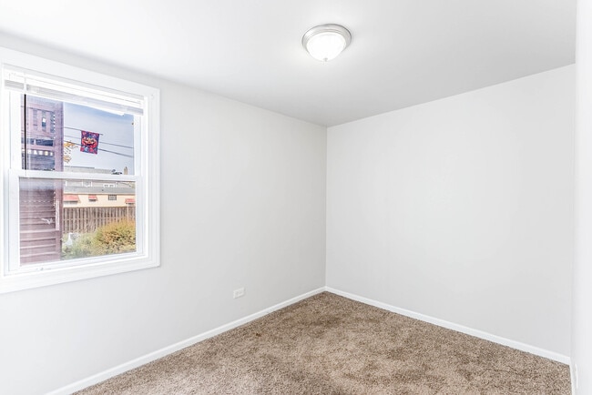 Building Photo - 3807 S Albany Ave