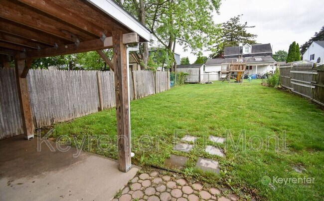Building Photo - 403 Avenue A