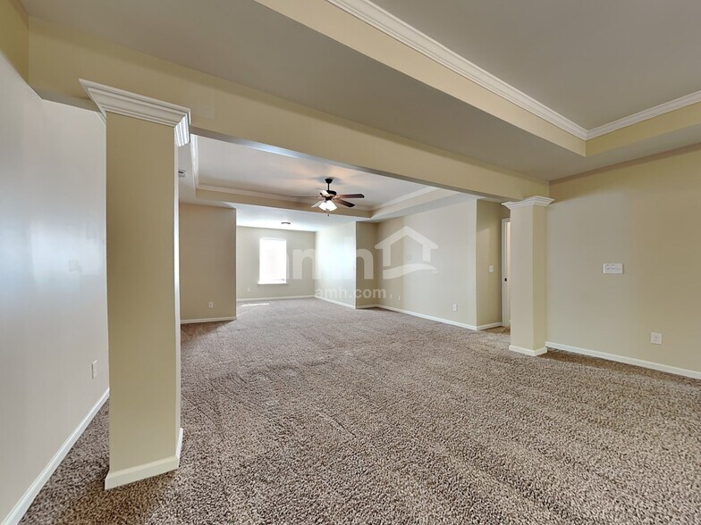 Building Photo - 112 Broken Bit Cir