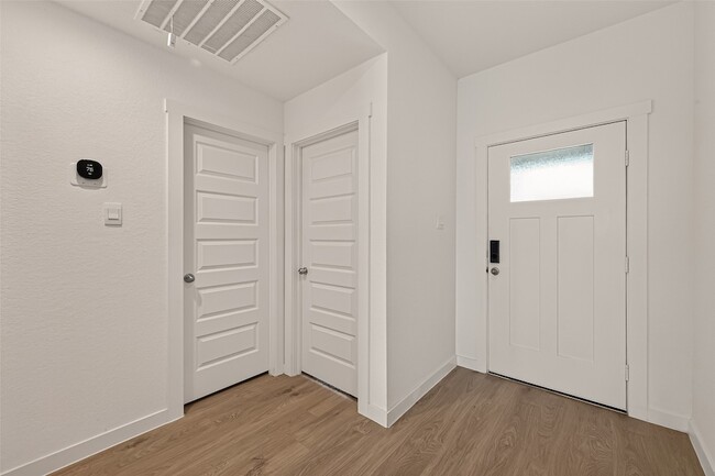 Building Photo - 3827 Pierce Pl Ln