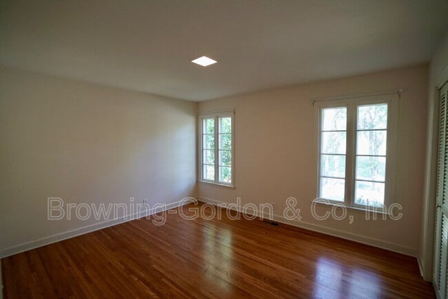 Building Photo - 5345 Green Valley Ct
