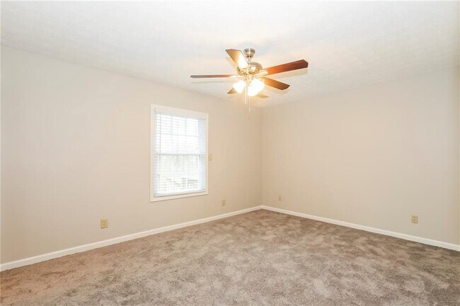Building Photo - 1881 Rose Garden Ln
