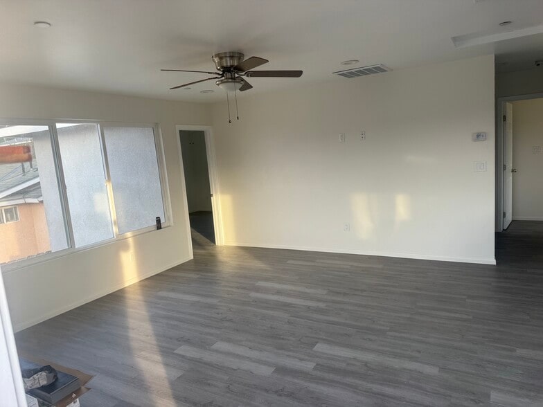 Building Photo - 4070 Newton Ave