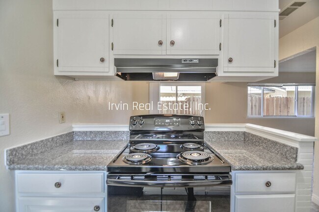 Building Photo - 3818 Otto Dr