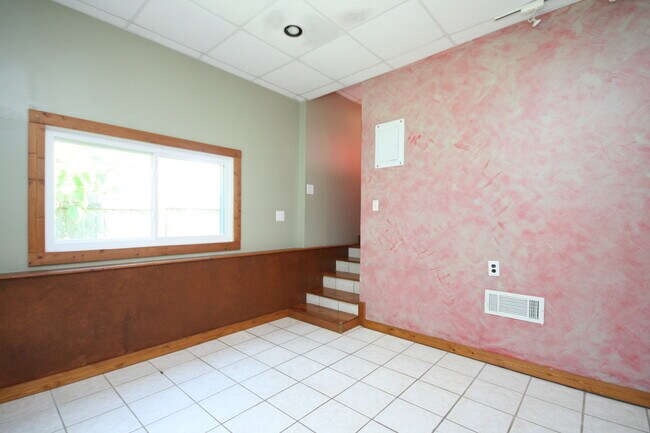 Building Photo - 2715 Thornton Cir SW