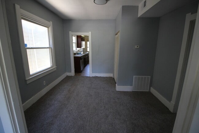 Building Photo - 3 Bedroom Duplex