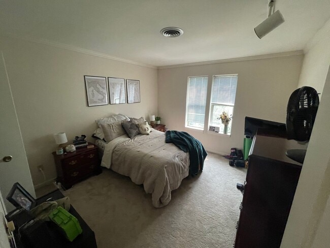 Building Photo - 1 Bed 1 Bath - Harbor House Condominiums