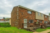 Building Photo - 440 Brierly Ln