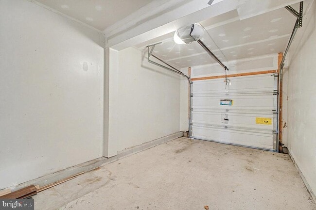 Building Photo - 105 Galway Ln