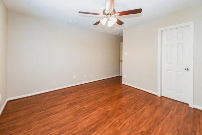 Building Photo - Shoal Creek Drive, Pearland, TX 77584 - 2 BR 2.5 BA single-family home