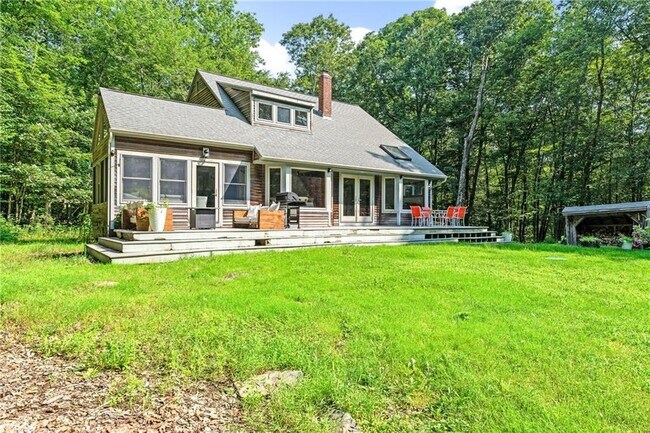 Primary Photo - 45 S Killingly Rd