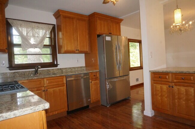 Building Photo - 28 Belmont Dr