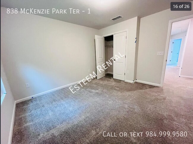 Building Photo - 838 McKenzie Pk Ter