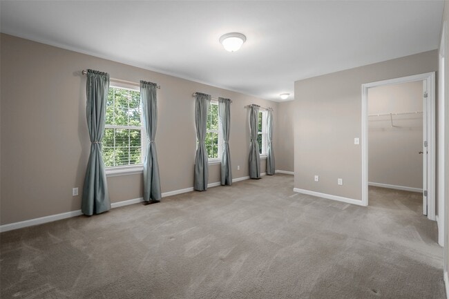 Building Photo - 324 Savannah Terrace