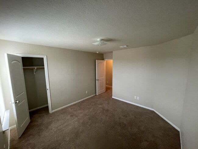 Building Photo - Spacious 3-Bedroom Home for Lease in Luckey Ranch off I-90 near Loop 1604