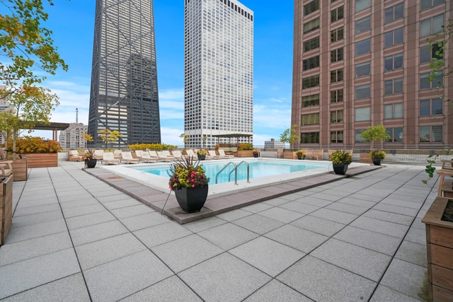 Building Photo - 777 N Michigan Ave