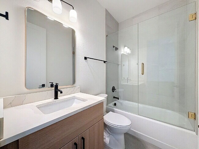 Building Photo - 334 14th St N