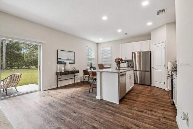 Building Photo - 9104 Wade St