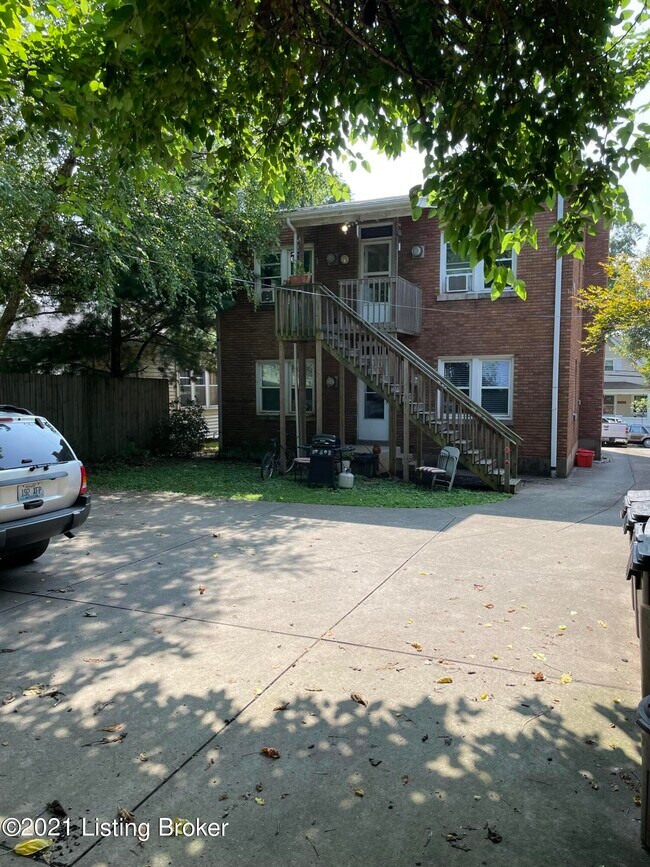 Building Photo - 2309 Wetstein Ave