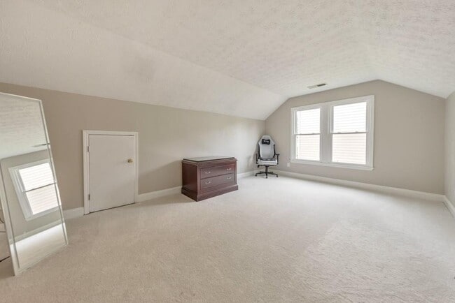 Building Photo - 520 Sonnet Way