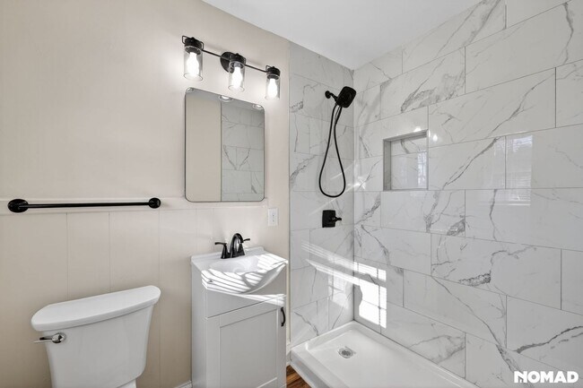 Building Photo - Spacious 4BR House in Mooresville