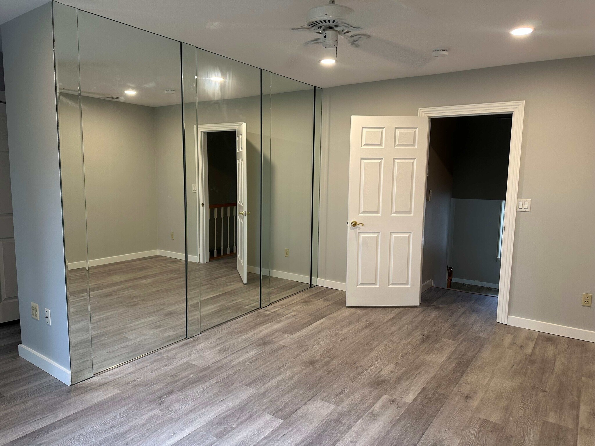 Building Photo - 8 Hialeah