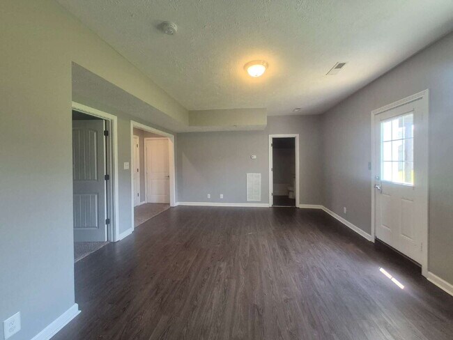 Building Photo - 1351 Freedom Dr