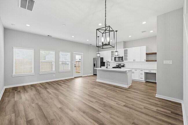 Building Photo - 413 Stonework Garden Ln