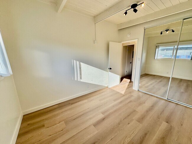 Building Photo - El Cerrito, Newly Renovated 2BR/1BA Upstairs Unit – Convenient Location!