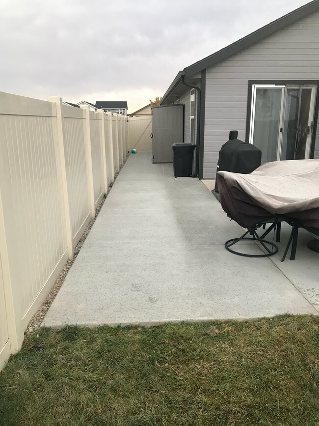 Building Photo - 17948 Ryans Ridge Ave