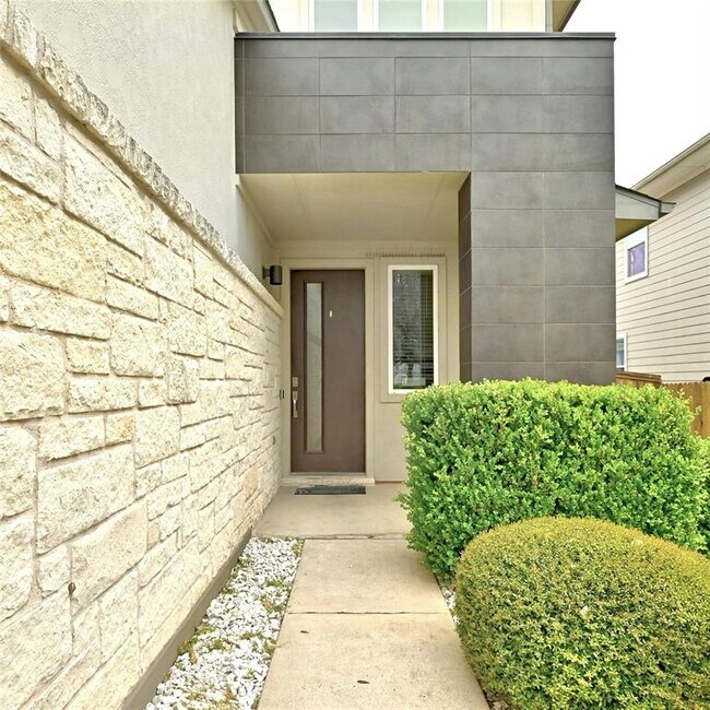 Building Photo - 8300 Brahma Dr