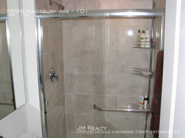 Building Photo - 5696 Kingsbury, #101