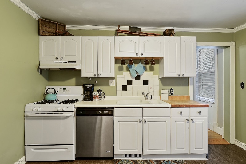 Building Photo - 422 NE 2nd St