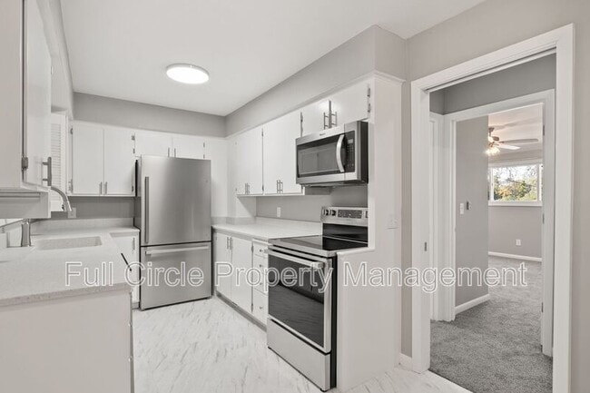 Building Photo - 1222 S 118th St