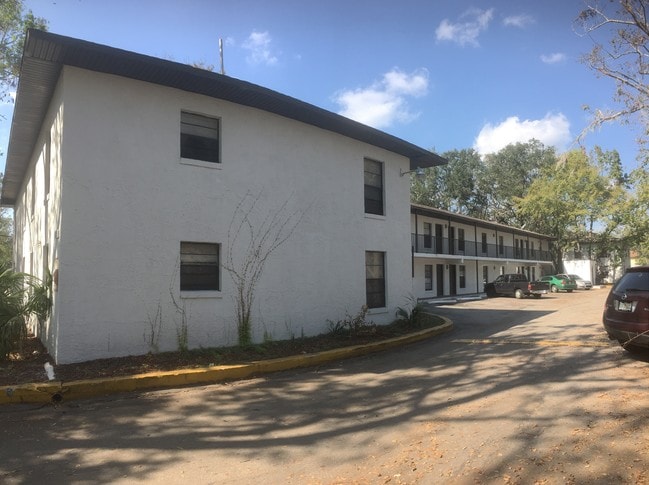 1201 Kennedy - The Timbers