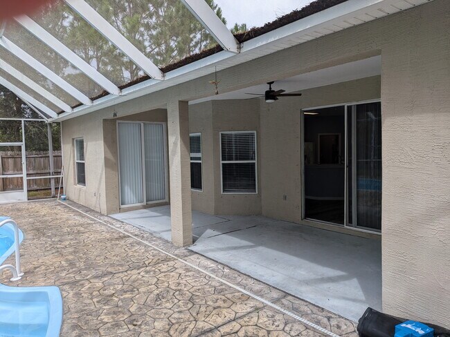 Building Photo - 27 La Mancha Dr