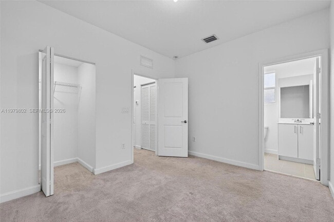 Building Photo - 2650 SE 29th St