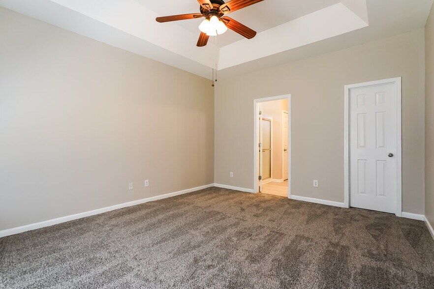 Building Photo - 236 Haywood Ln