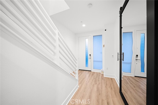 Building Photo - 657 Wedge