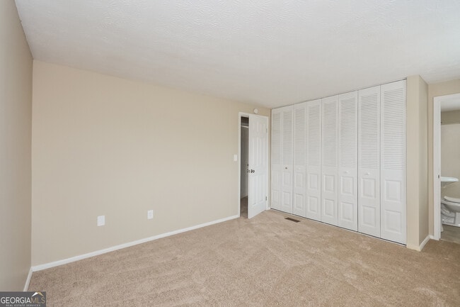 Building Photo - 2077 Raintree Pl