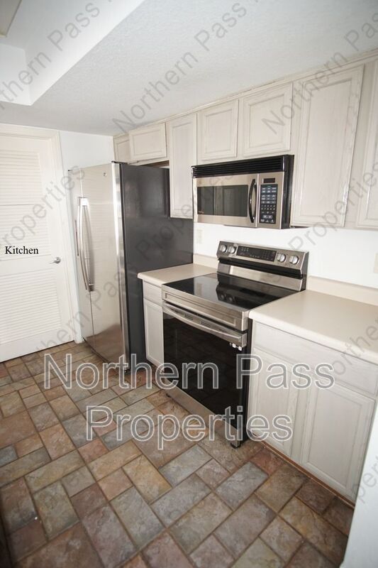 Building Photo - 6040 Los Siglos Dr