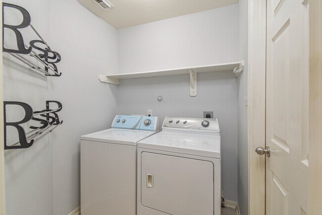 Building Photo - 430 Spindle Ridge Dr