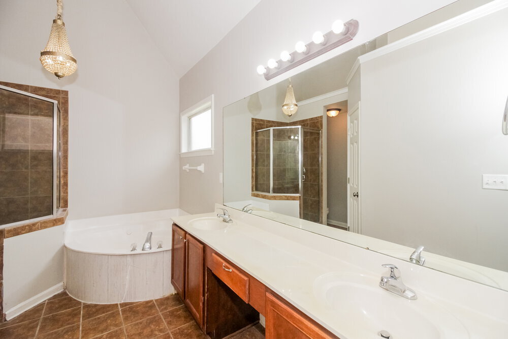 Building Photo - 8168 White Wing Cove W