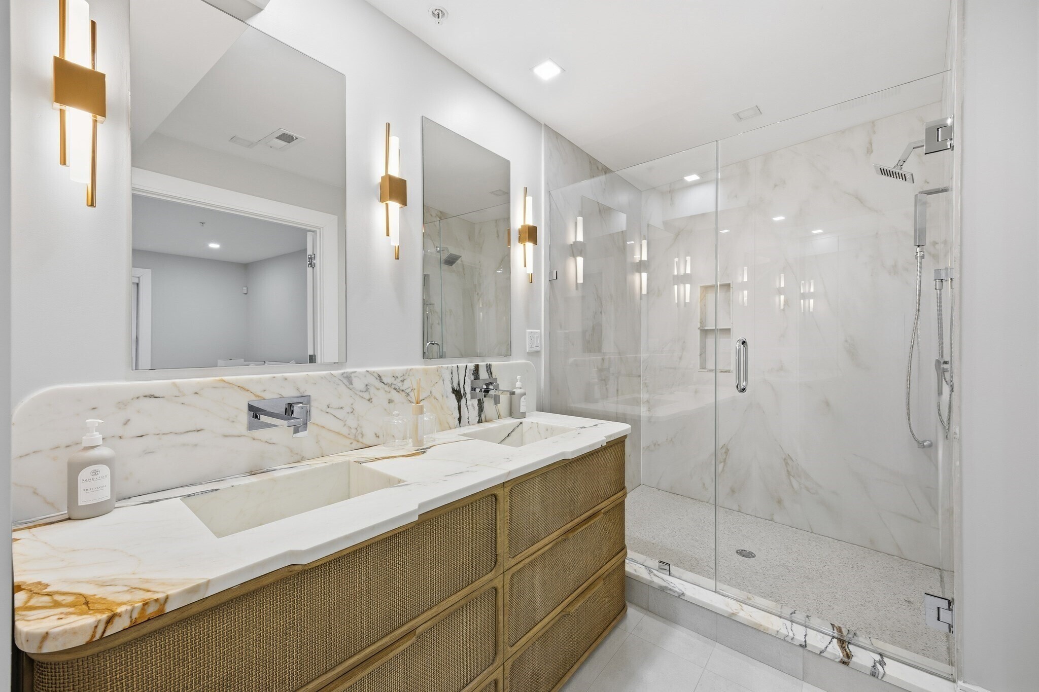 Building Photo - 125 Broad St