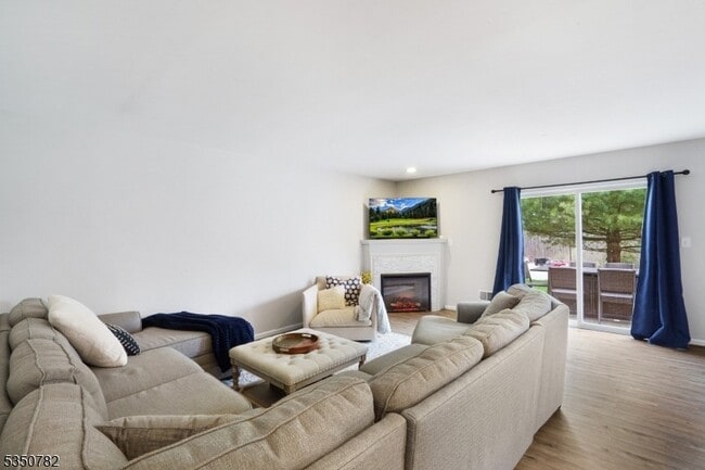 Building Photo - 29 Winding Way