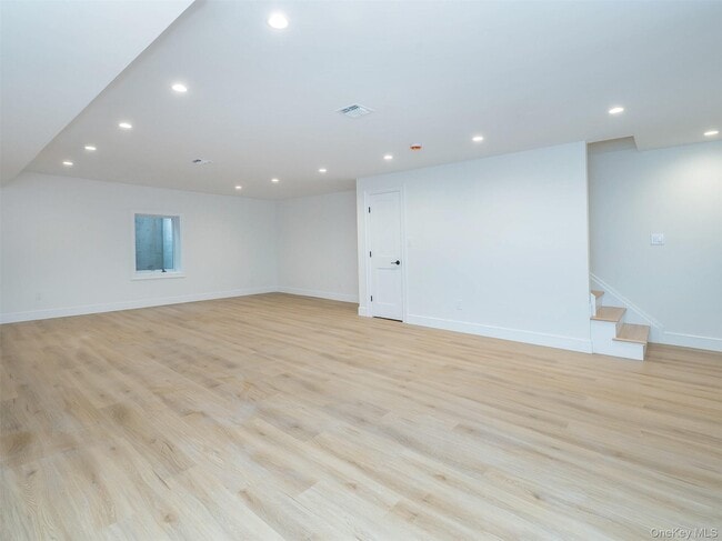 Building Photo - 35 Dunwood Rd