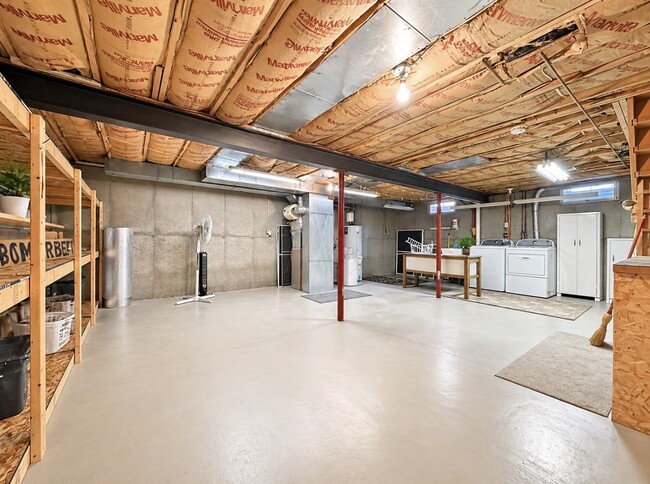 Building Photo - 209 Vivian Ln